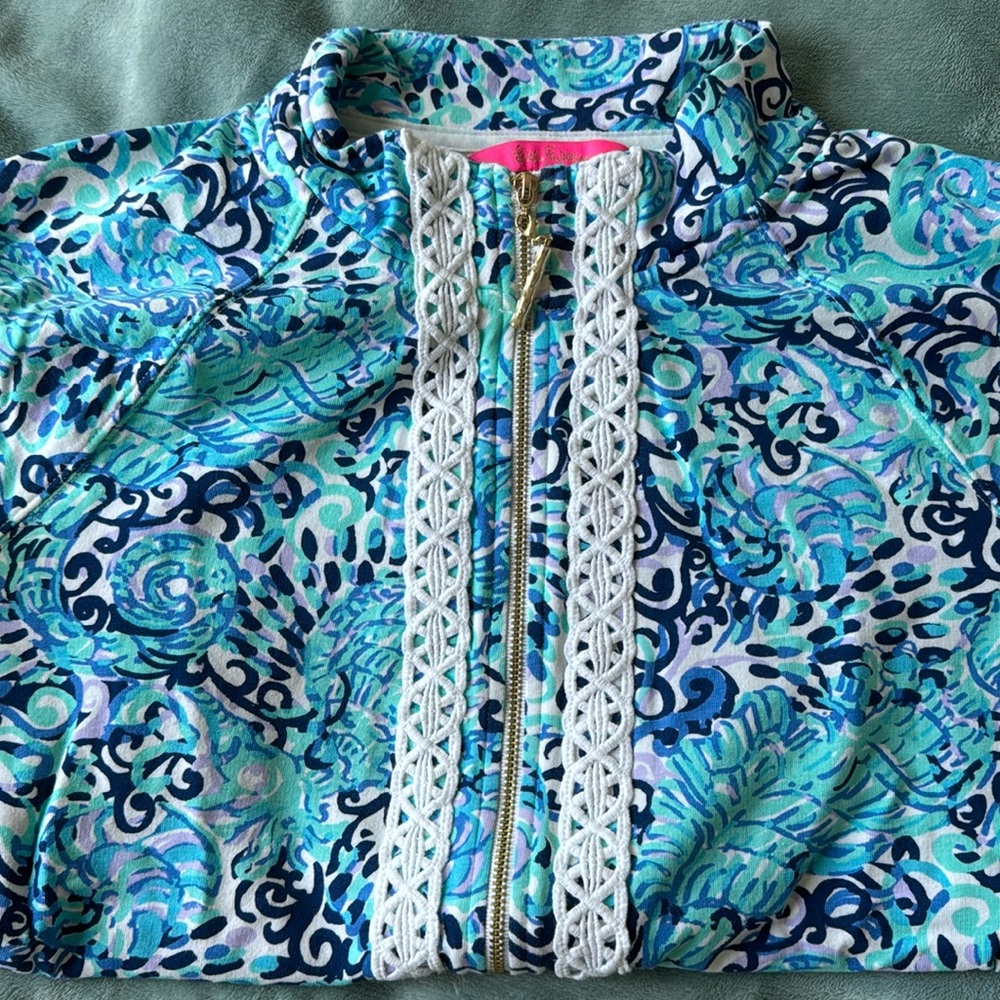 Lily Pulitzer Medium skipper popover